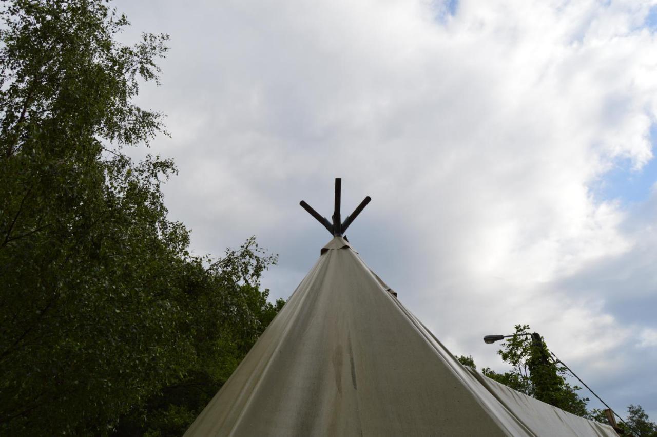 Camping Le Canada-Insolite Chiny Exterior foto