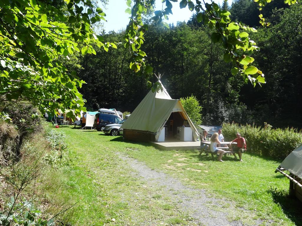 Camping Le Canada-Insolite Chiny Habitación foto