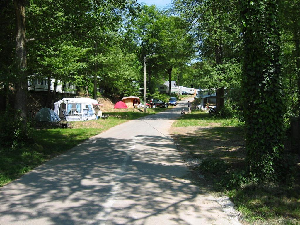 Camping Le Canada-Insolite Chiny Exterior foto